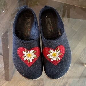 Haflinger womens black and Red Heart Slippers size 39